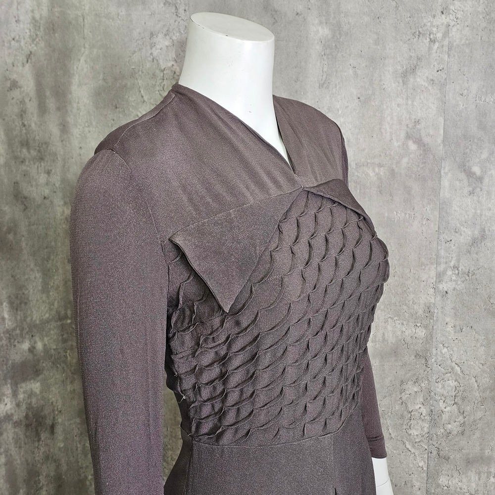 Vintage 40s Brown Rayon Crepe Scalloped Bodice Dress Metal Zipper M Noir Glam - Picture 6 of 11